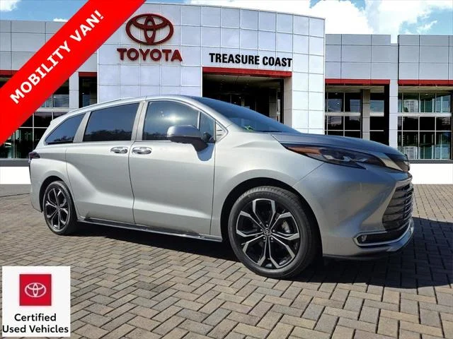 2025 Toyota Sienna Platinum 7-Passenger Hybrid FWD's photo