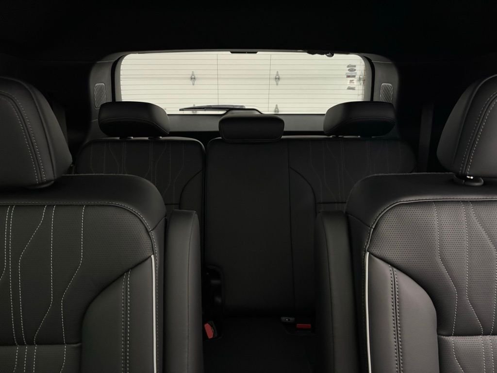 New 2026 Iridescent White Tricoat Buick Avenir image 43