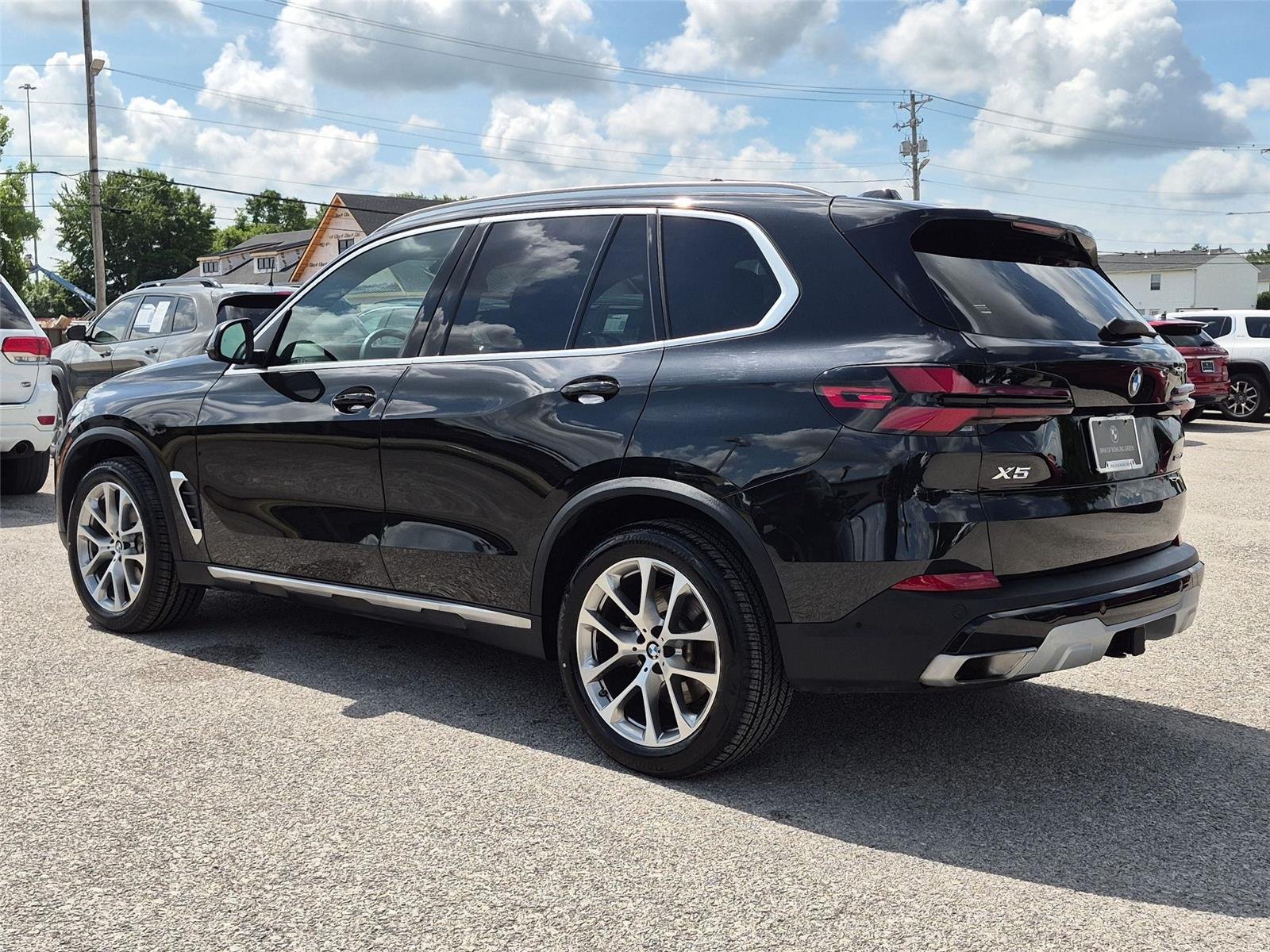Used 2024 Black Sapphire Metallic BMW xDrive40i image 3