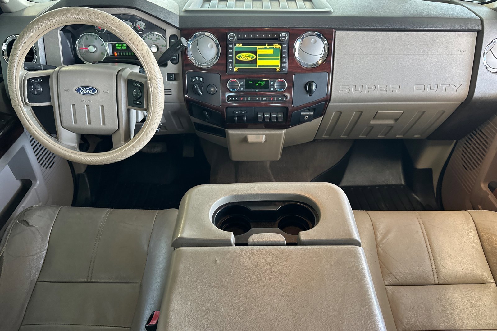 Used 2010 White Ford  image 13