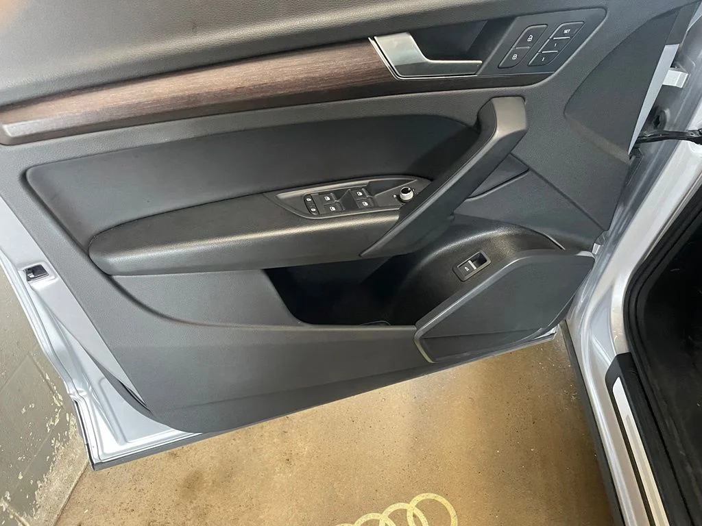 Used 2022 Silver Audi 40 Premium image 9