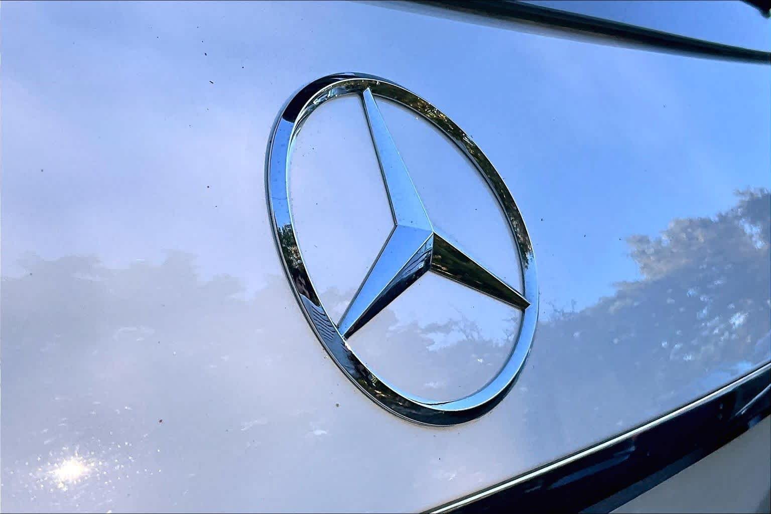 Used 2023 Polar White Mercedes-Benz GLE 450 image 30