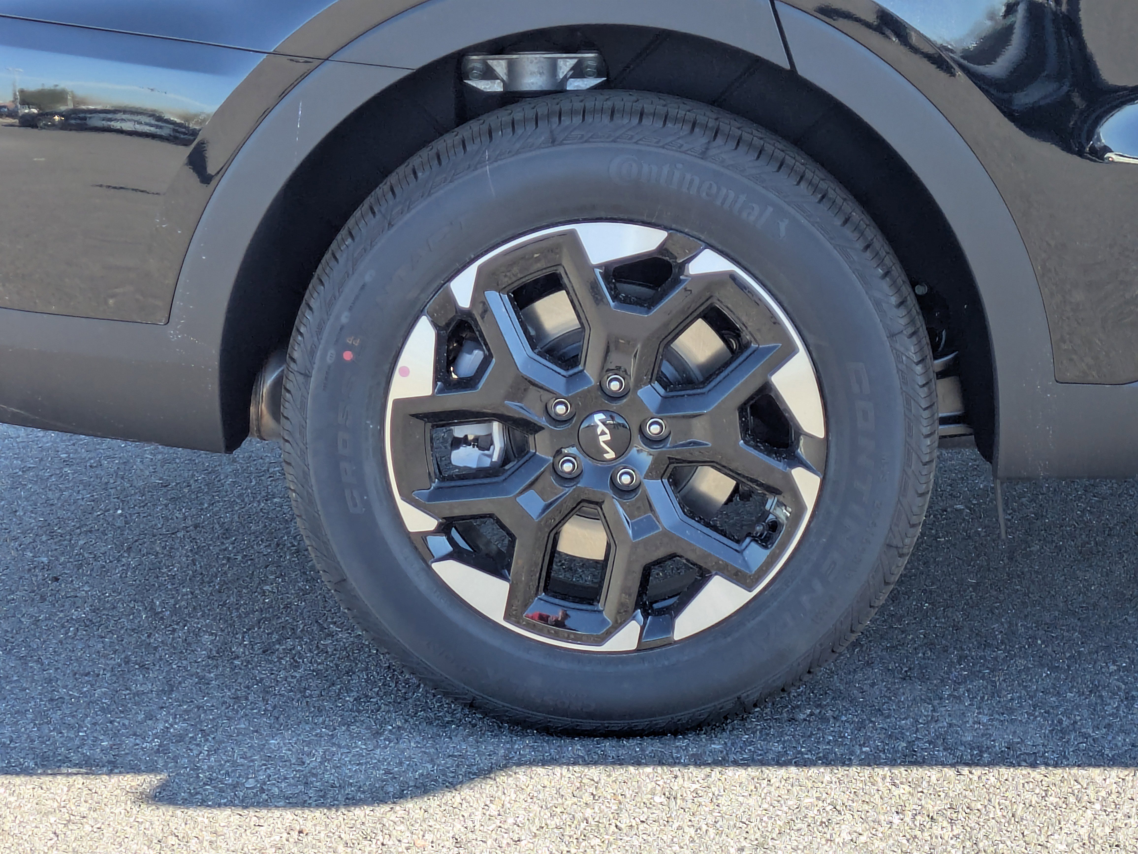New 2026 Ebony Black Kia S image 9