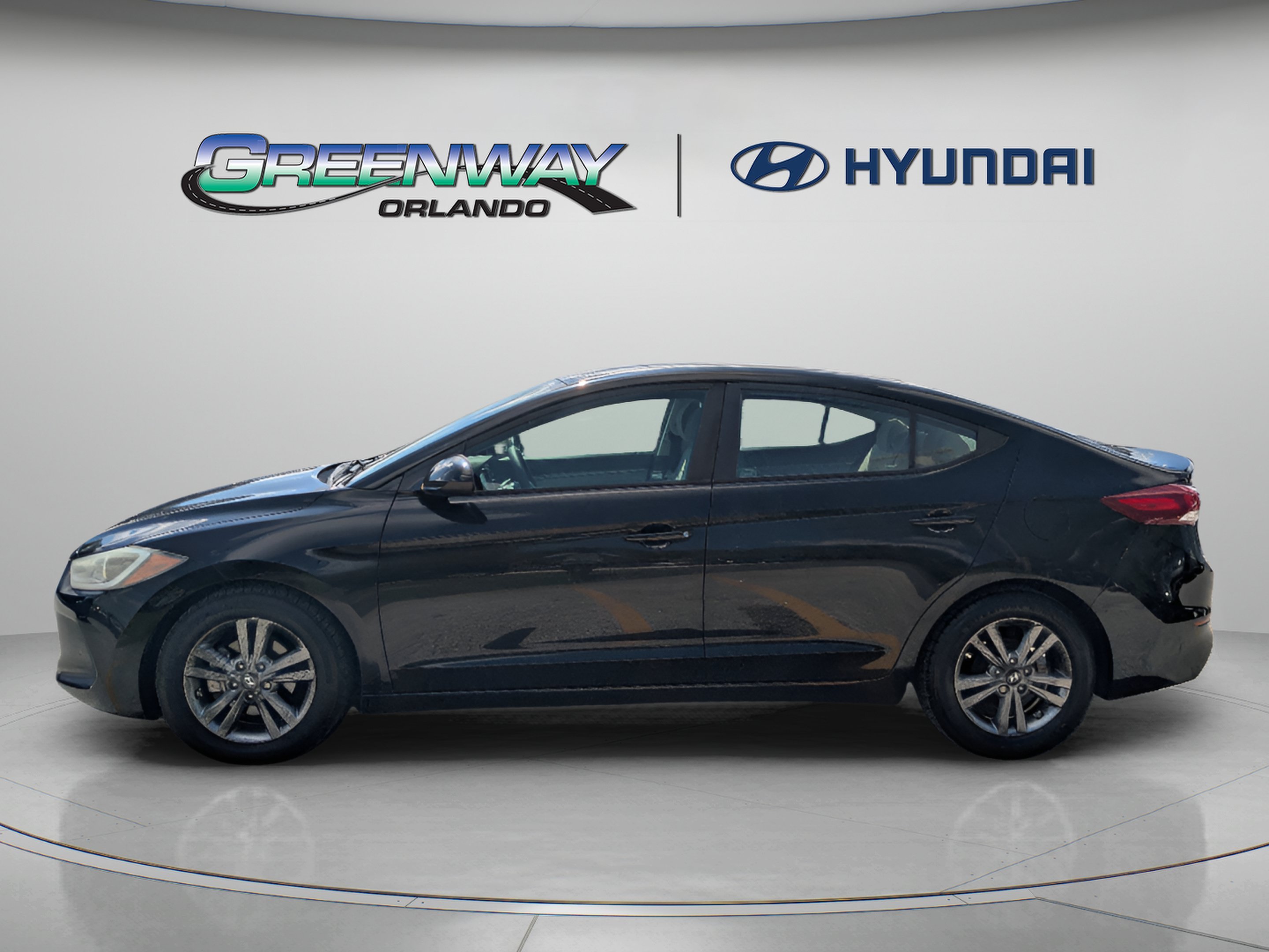 Used 2017 Black Noir Pearl Hyundai SE image 5