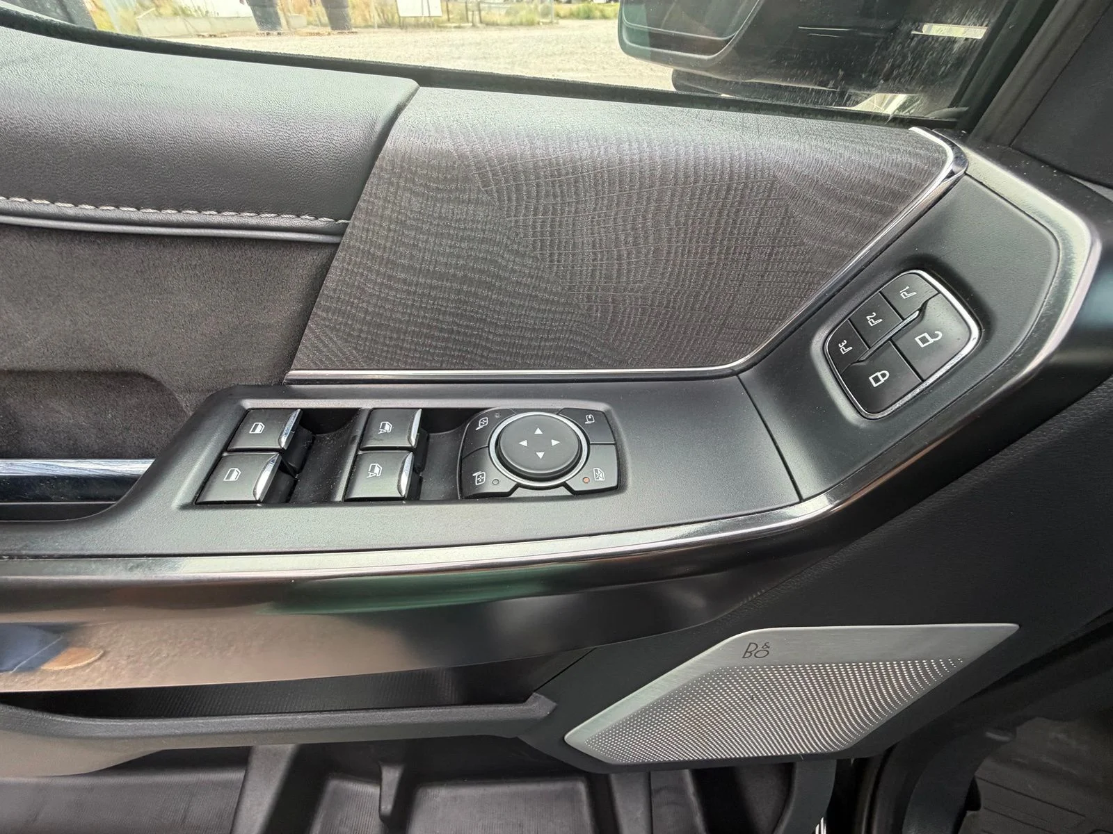 Used 2023 Black Ford Platinum image 14