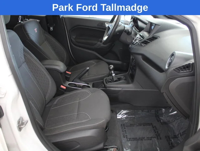 Used 2017 White Platinum Clearcoat Metallic Ford ST image 22