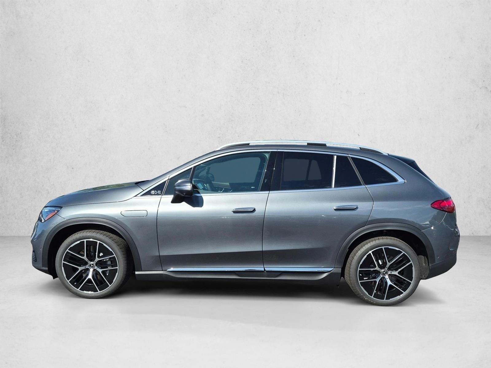 New 2026 Selenite Grey Metallic Mercedes-Benz EQE320 image 5