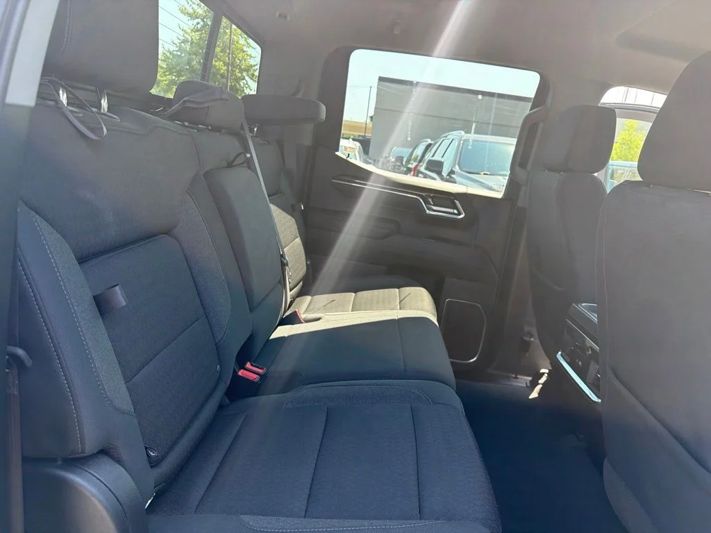 Used 2024 White GMC Elevation image 19