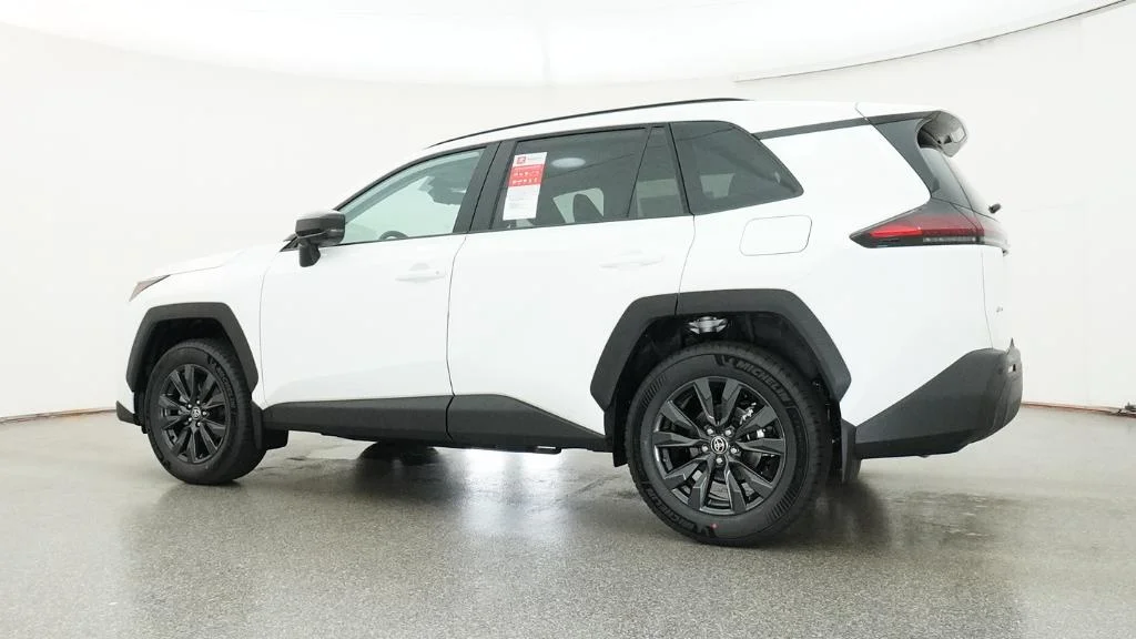 New 2026 Ice Cap Toyota XLE Premium image 7