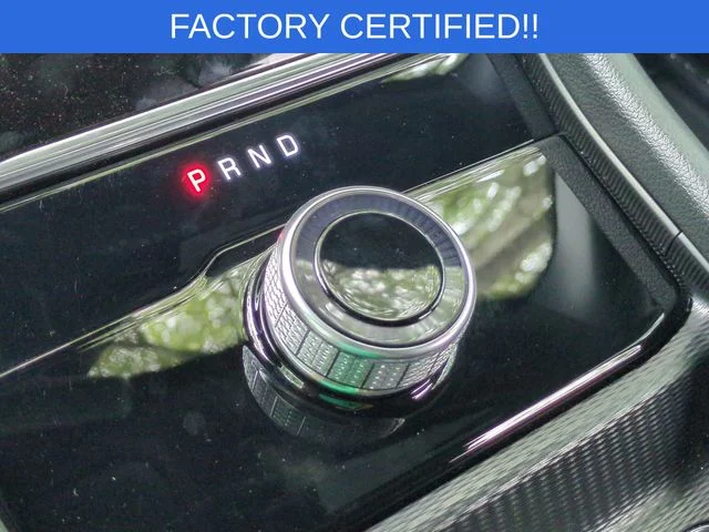 Used 2025 White/off-white Jeep Laredo X image 27