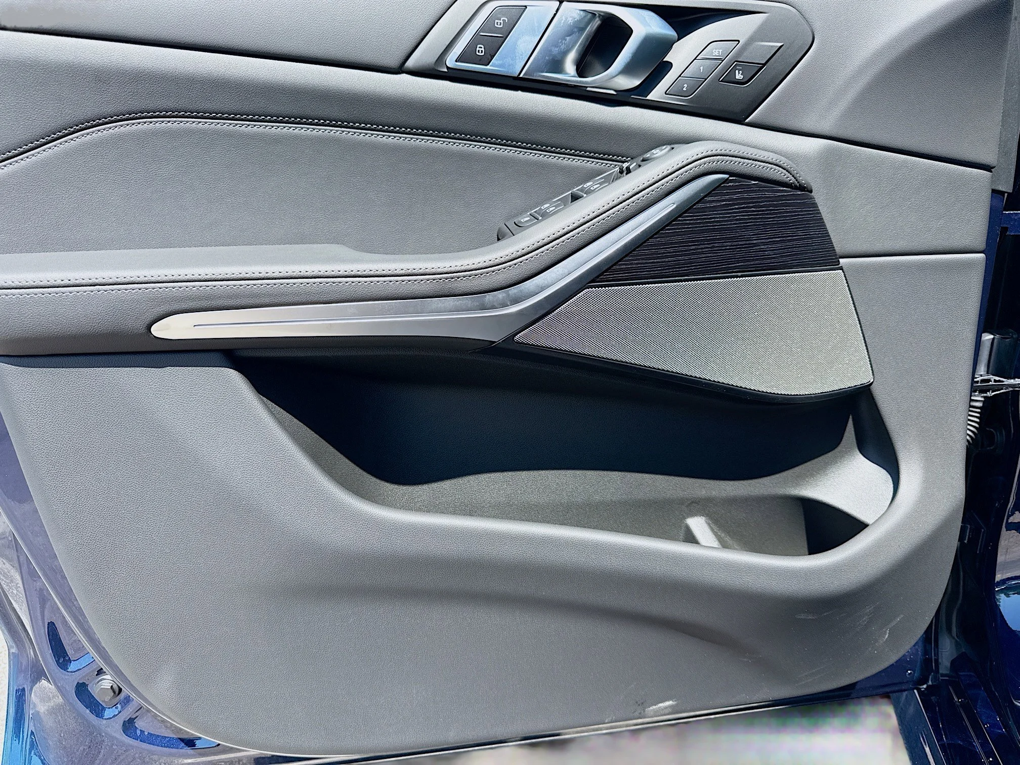 New 2026 Tanzanite Blue II Metallic BMW xDrive40i image 22