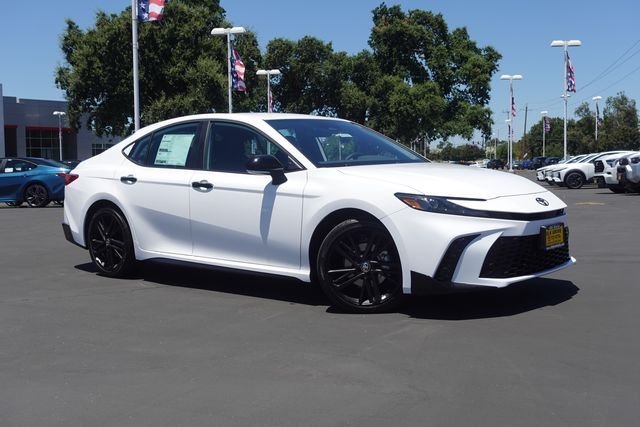 New 2026 Ice Cap Toyota  Nightshade image 6