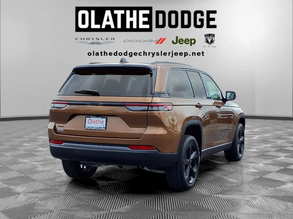 New 2026 Copper Shino Metallic Clear-Coat Exterior Paint Jeep Limited image 24