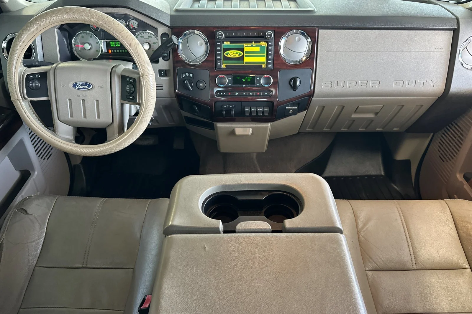 Used 2010 White Ford  image 13