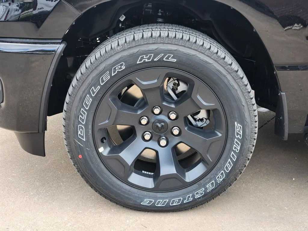 New 2026 Diamond Black Crystal Pearl-Coat Exterior Paint RAM Express image 7