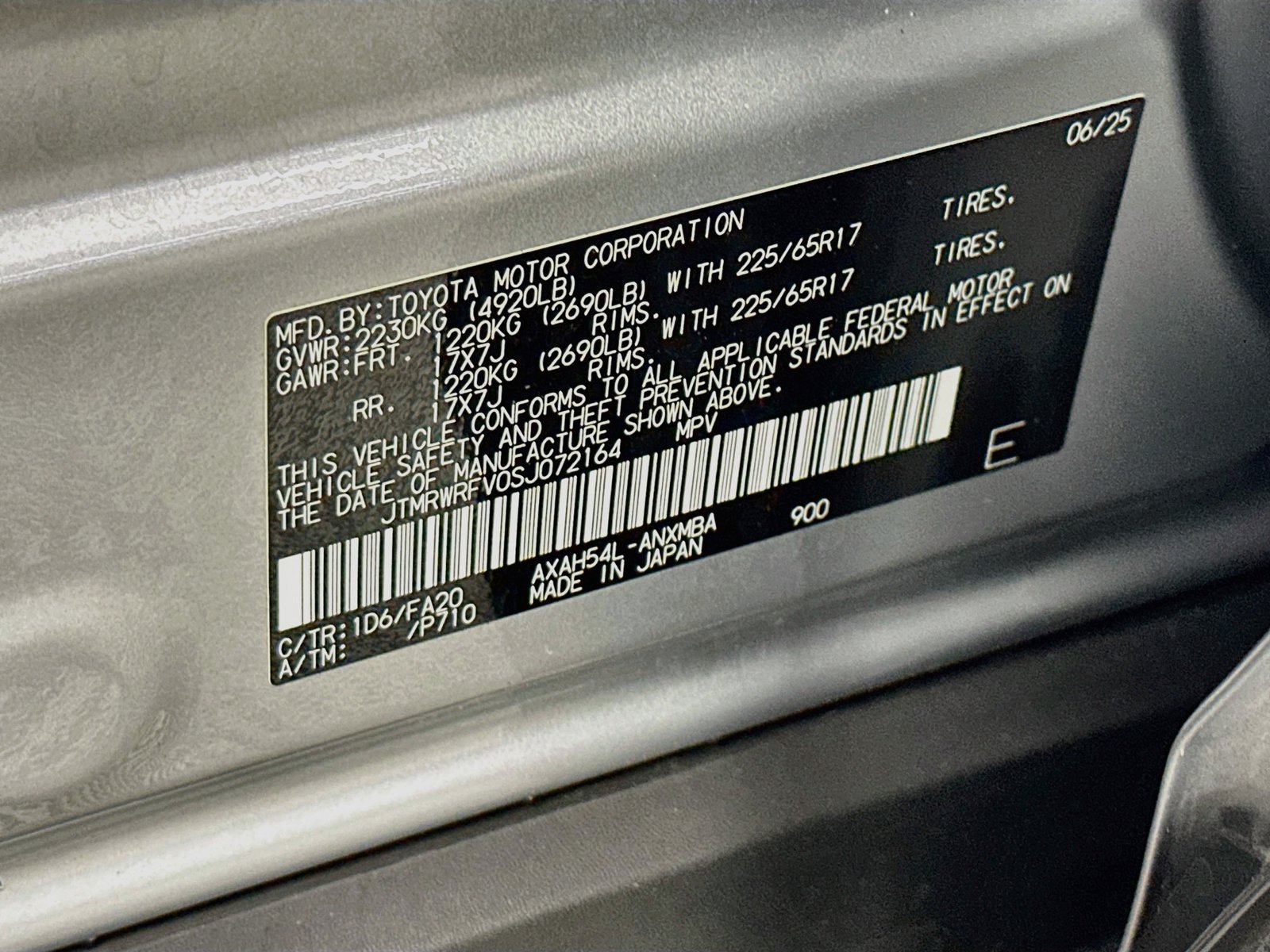 Used 2025 Silver Sky Metallic Toyota XLE image 31