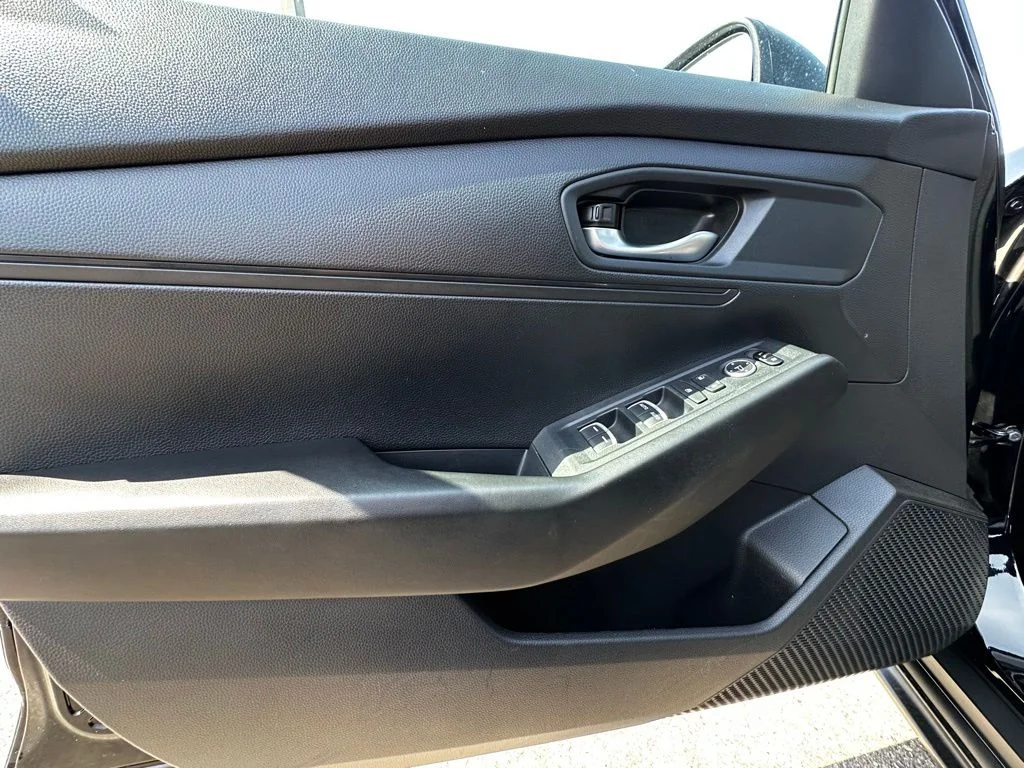 Used 2023  Honda LX image 21