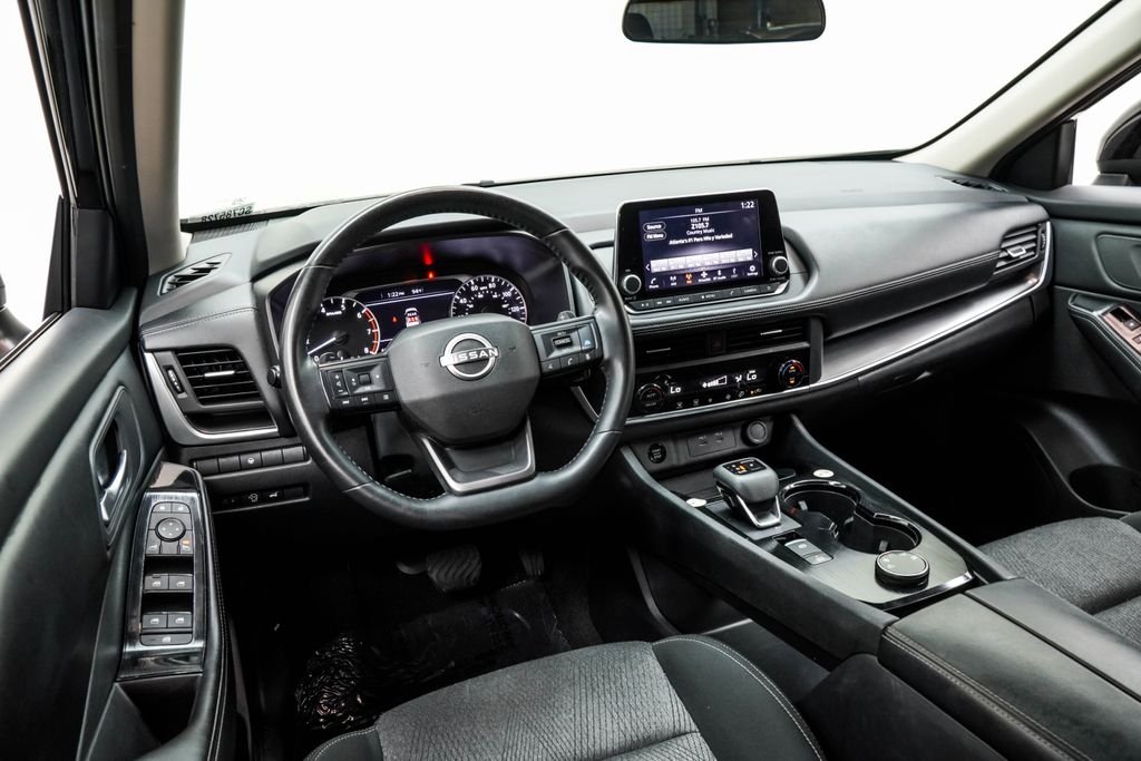 Used 2025 Black Nissan SV image 4
