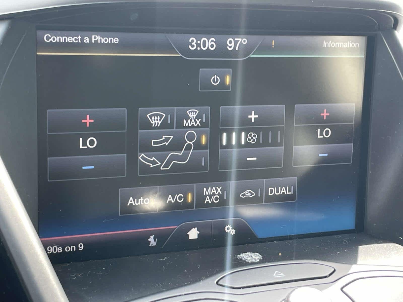 Used 2014 Ruby Red Tinted Clearcoat Ford SE image 25