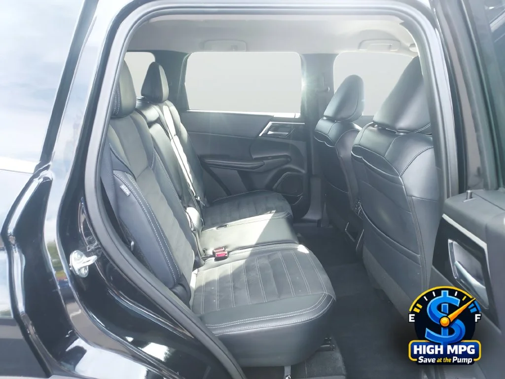 Used 2024 Black Mitsubishi SE image 27