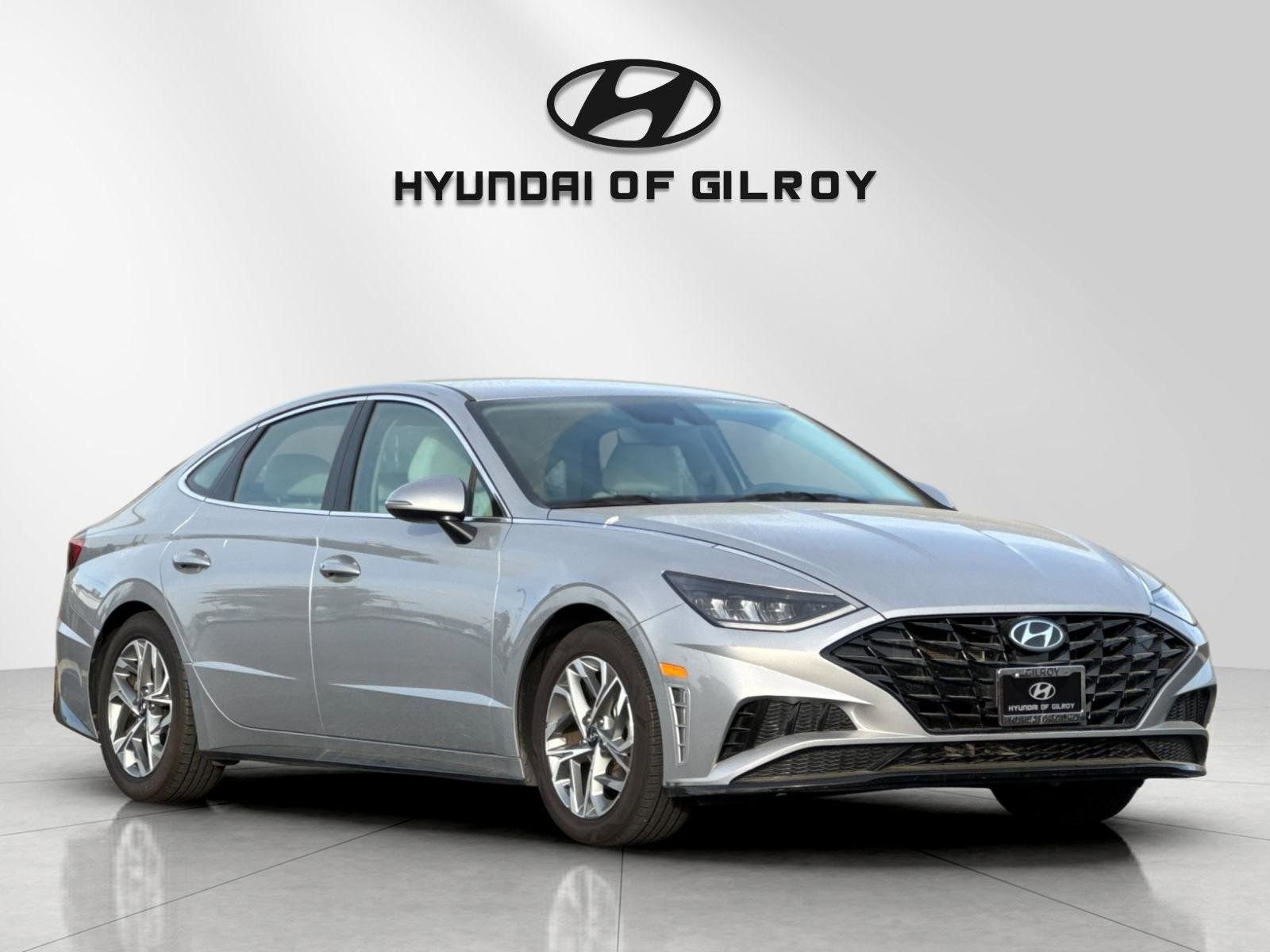 Used 2023 Silver Hyundai SEL image 7