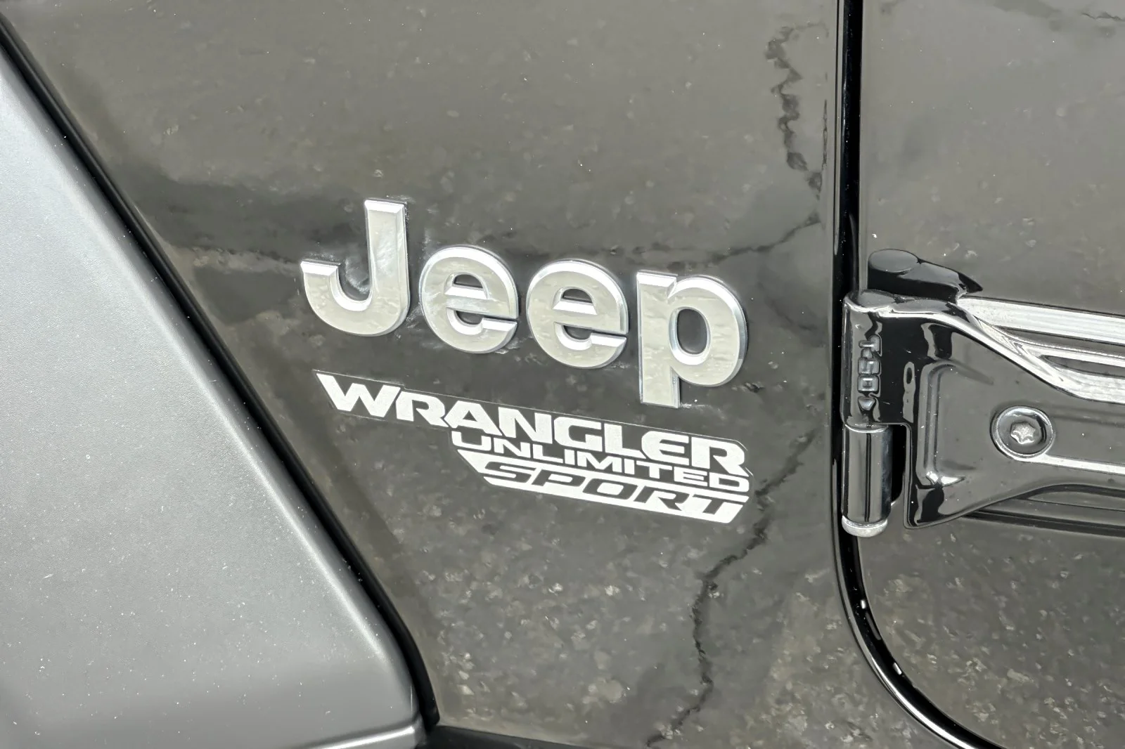 Used 2019 BLACK Jeep Sport image 26