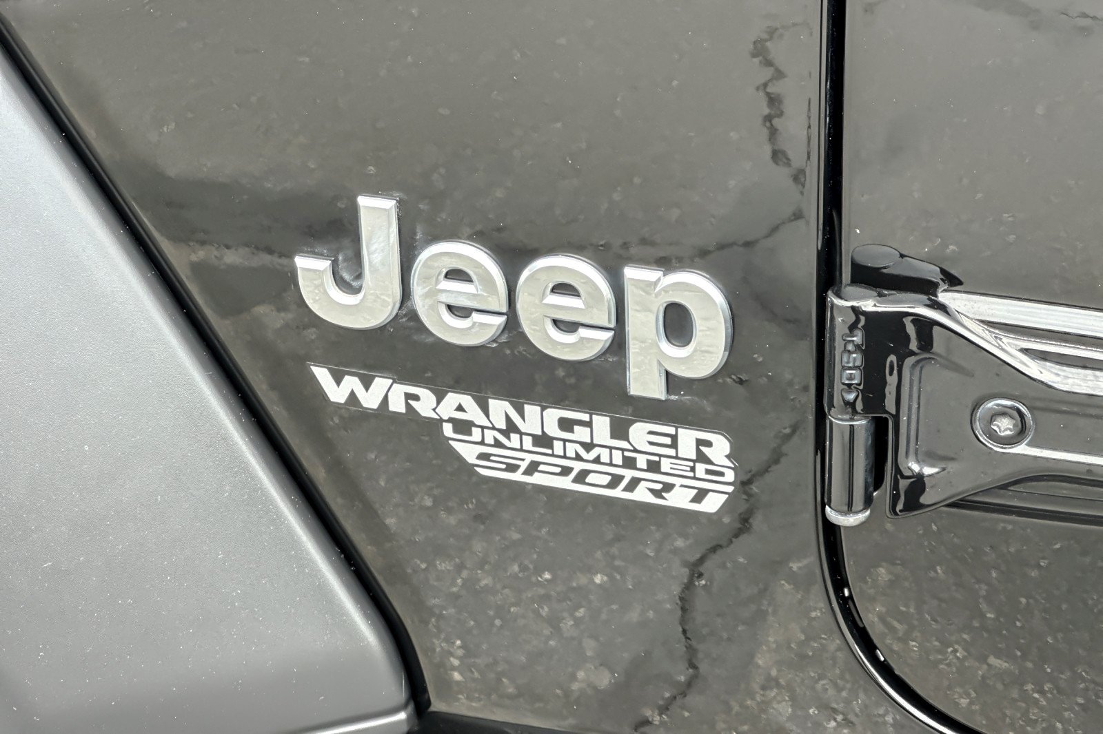 Used 2019 BLACK Jeep Sport image 26