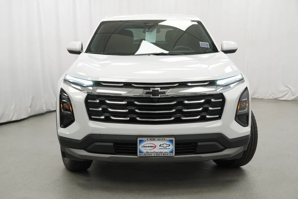 New 2027 Summit White Chevrolet LT image 31