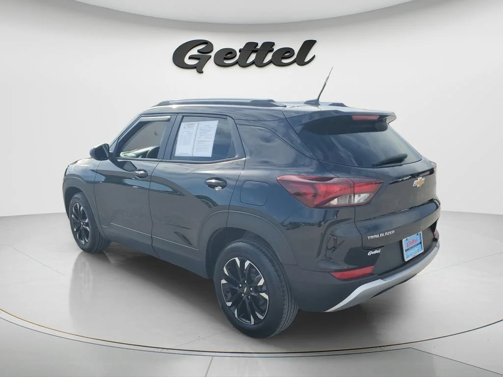 Used 2023 Mosaic Black Metallic Chevrolet LT image 7