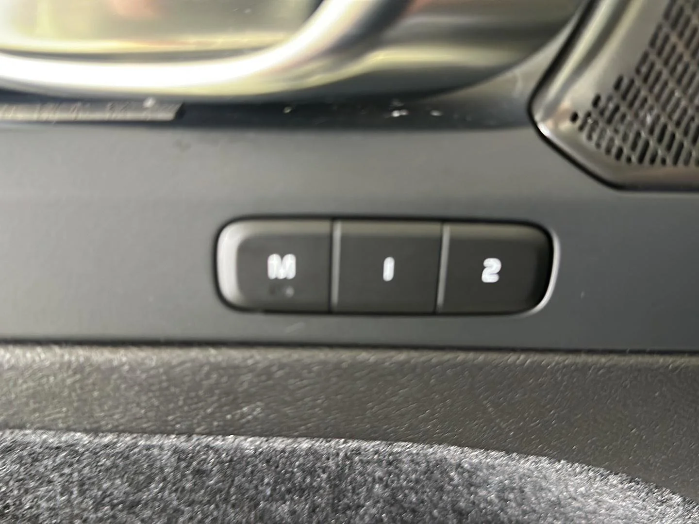 Used 2024 Onyx Black Metallic Volvo Plus Dark Theme image 13