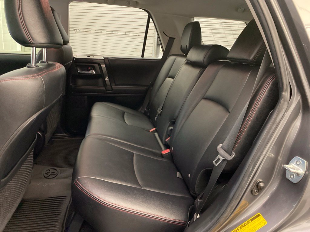 Used 2020 Gray Toyota Venture image 22