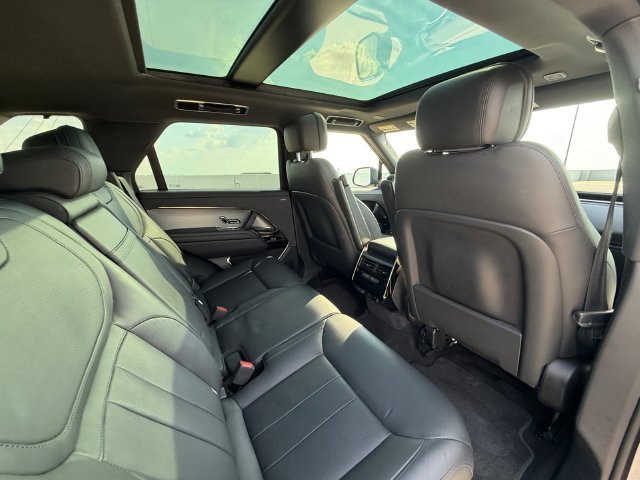 Used 2025 Eiger Grey Metallic Land Rover SE image 17