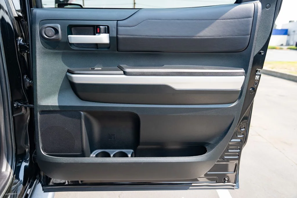 Used 2016 Midnight Black Metallic Toyota Limited image 31