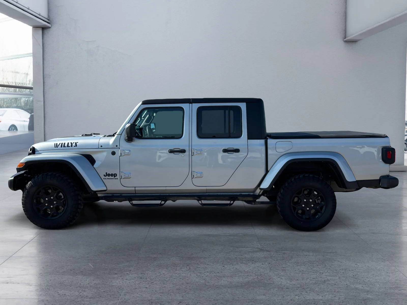 Used 2023 Silver Jeep Willys image 2