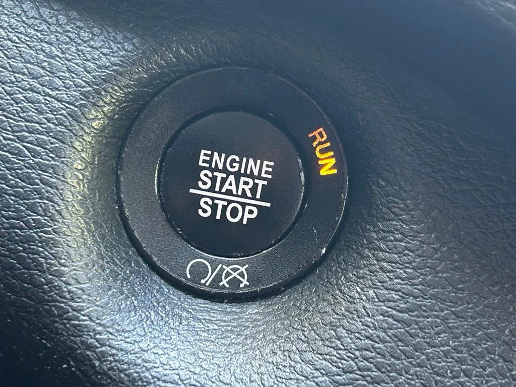 Used 2019 Gray Jeep Limited image 39