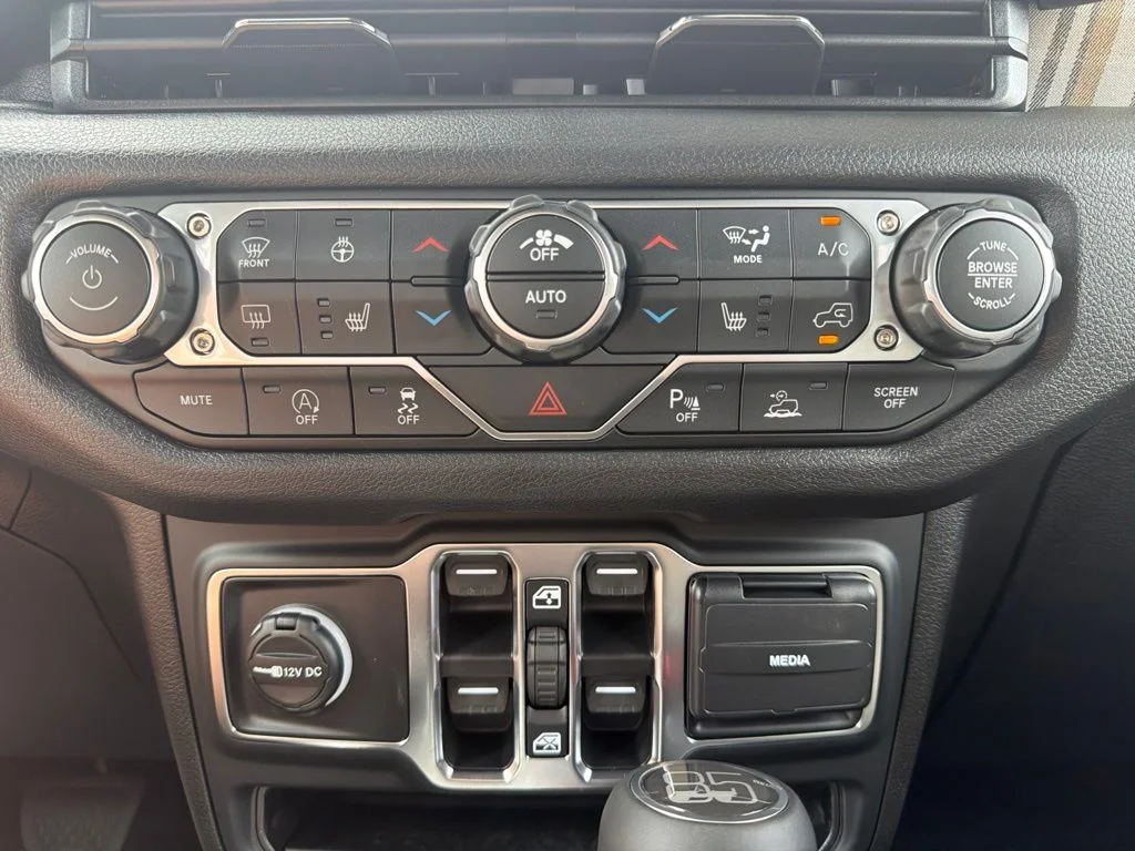 New 2026 Granite Crystal Metallic Clear-Coat Exterior Paint Jeep 85th Anniversary Edition image 37