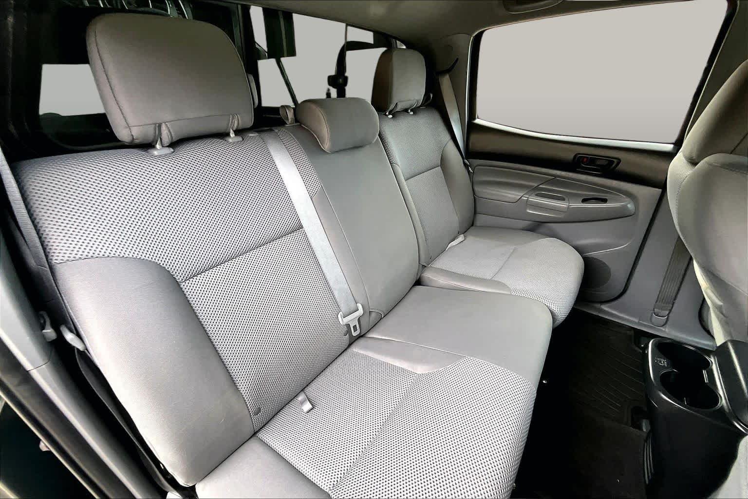 Used 2014 Spruce Mica Toyota  image 19