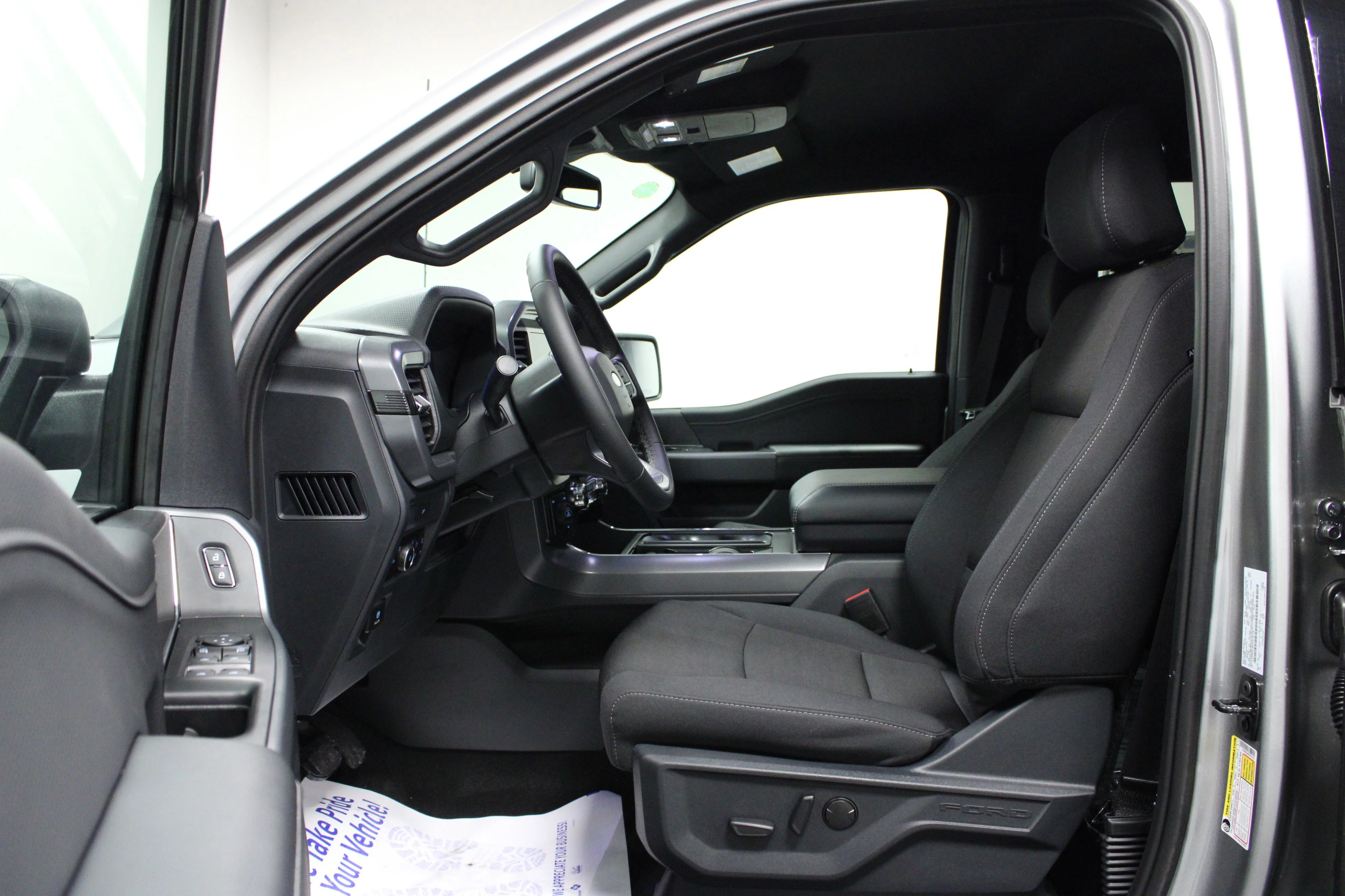 New 2026 Iconic Silver Metallic Ford XLT image 12