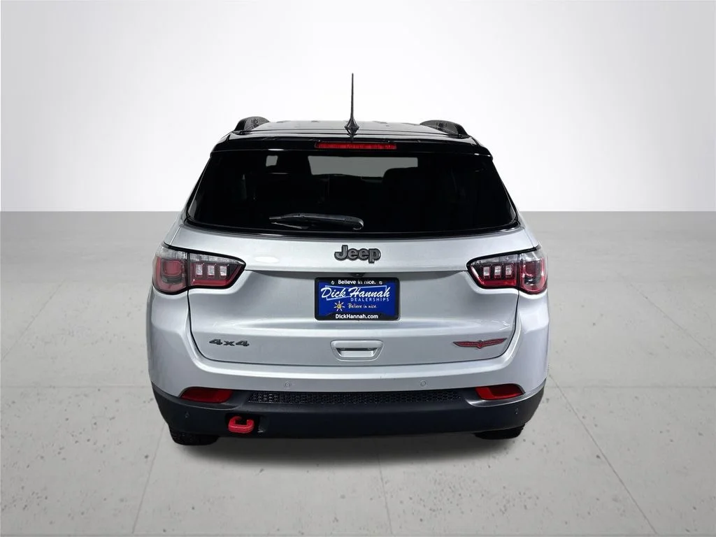 Used 2024 Silver Jeep Trailhawk image 7