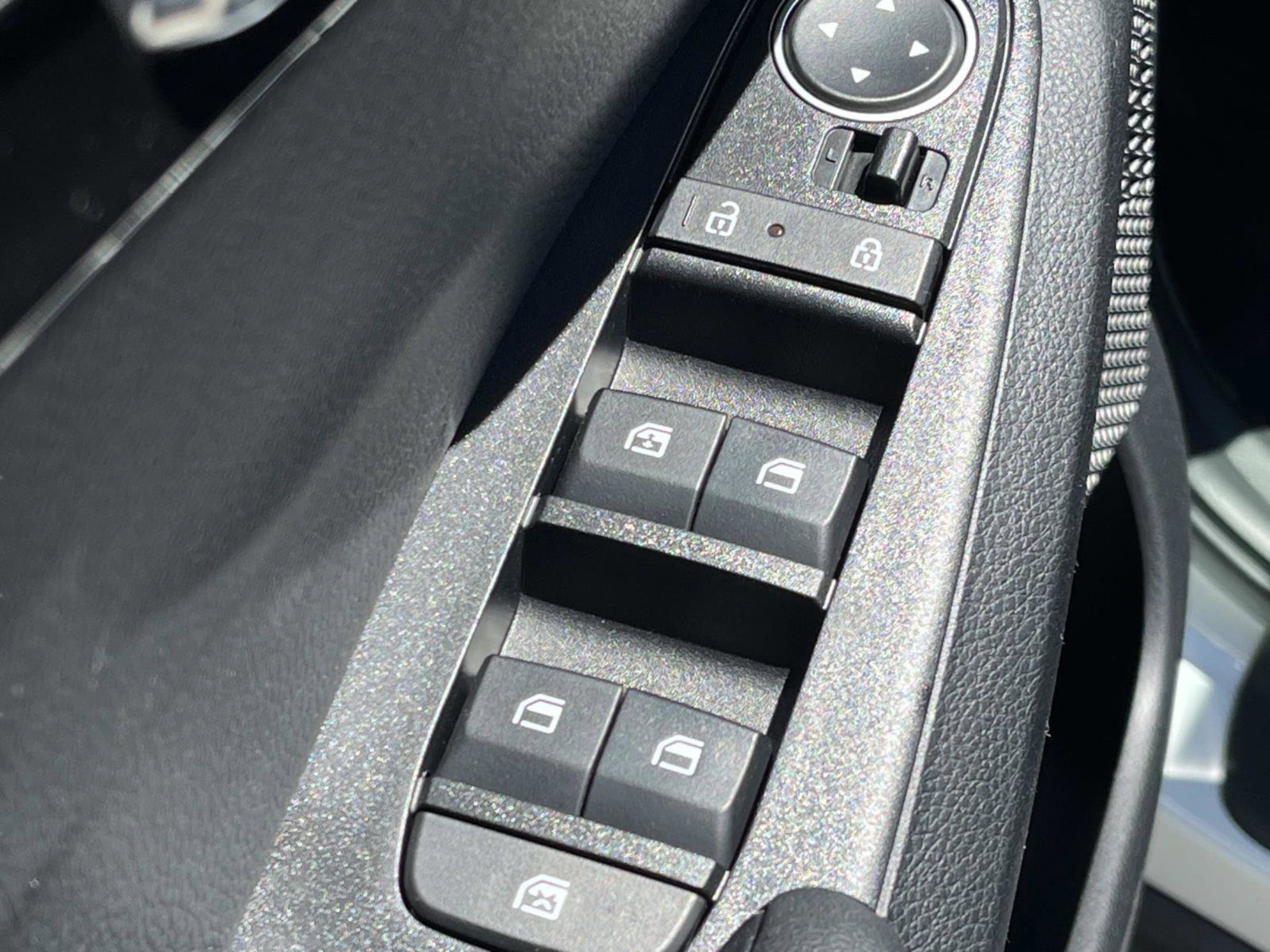New 2026 Snow White Pearl Kia S image 20