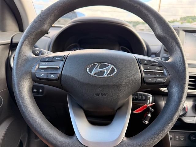 Used 2021 Red Hyundai SE image 13