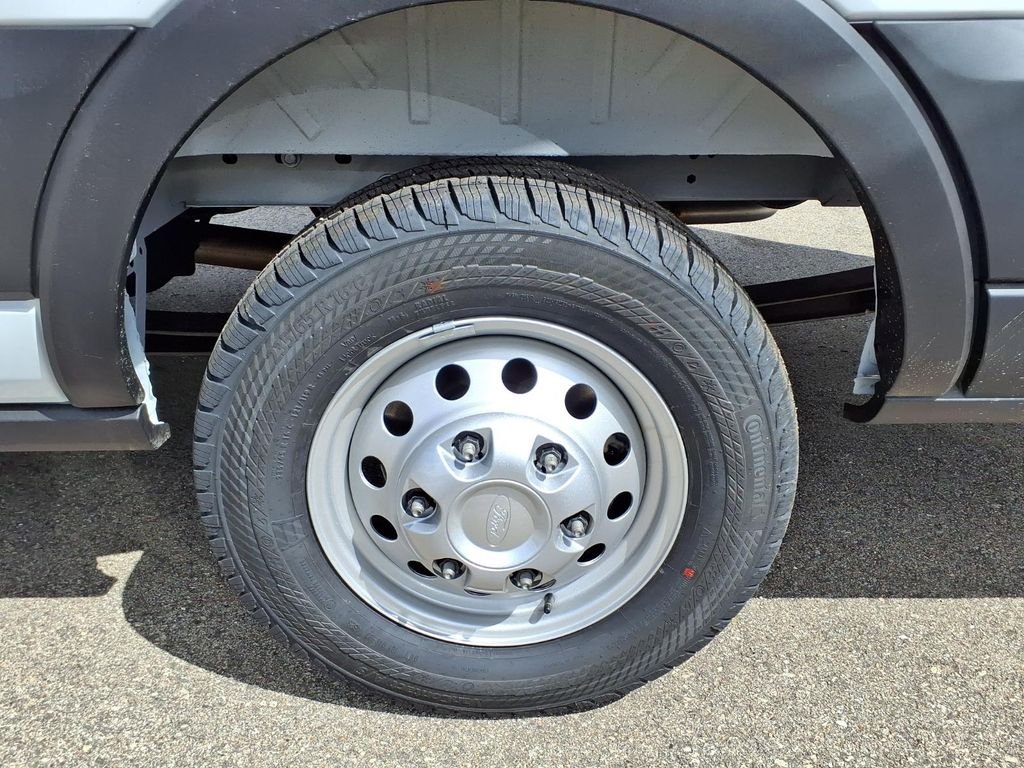 New 2026 Oxford White Ford Cargo Van image 7