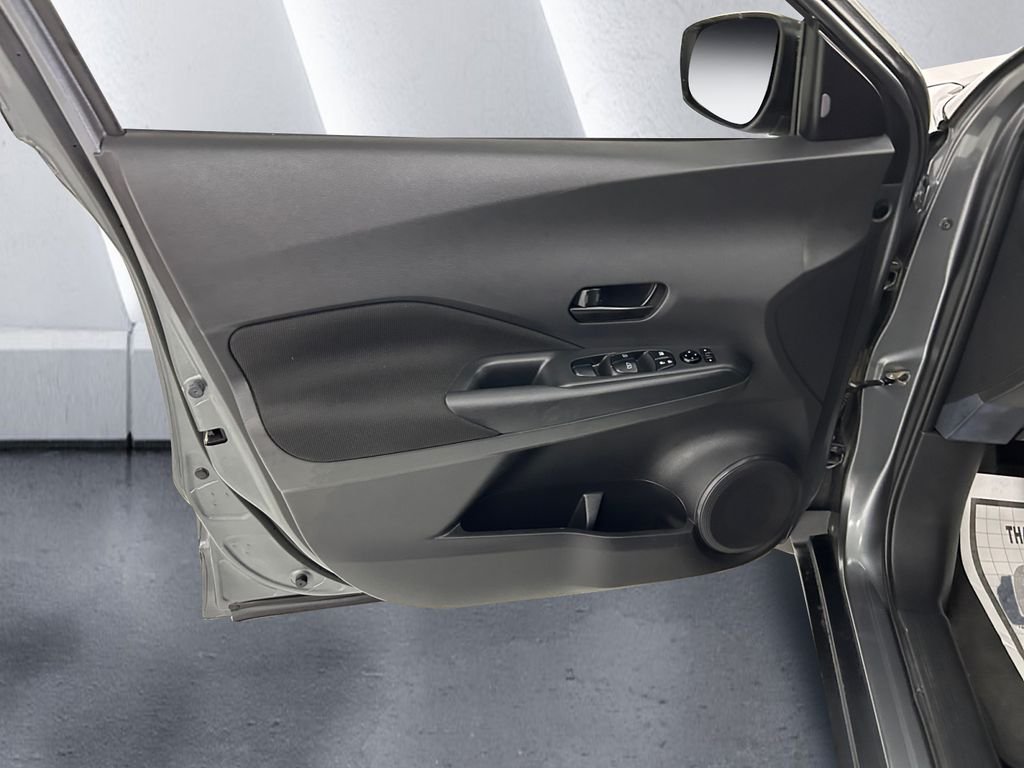 Used 2022 Gray Nissan S image 12