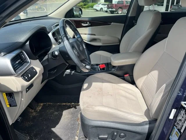 Used 2018 Blaze Blue Kia LX V6 image 16