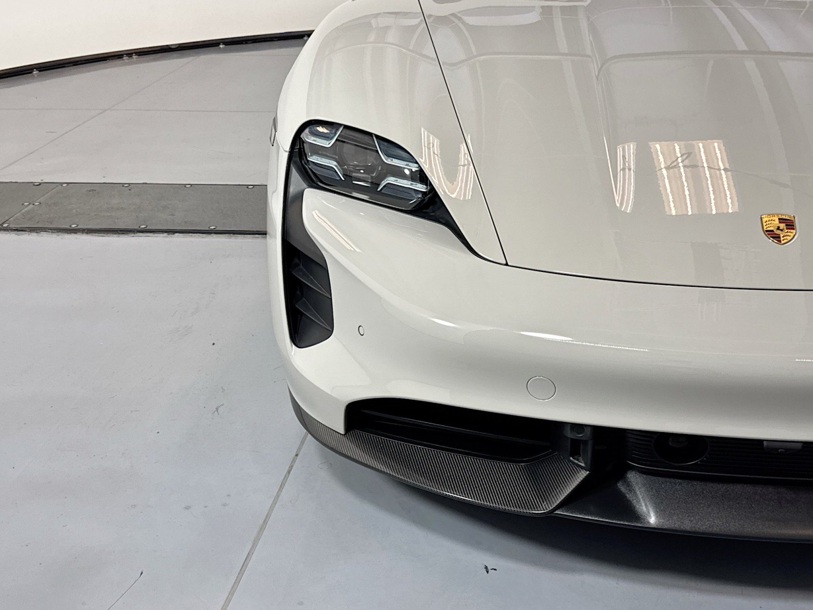 Used 2021 Chalk Porsche Turbo image 27