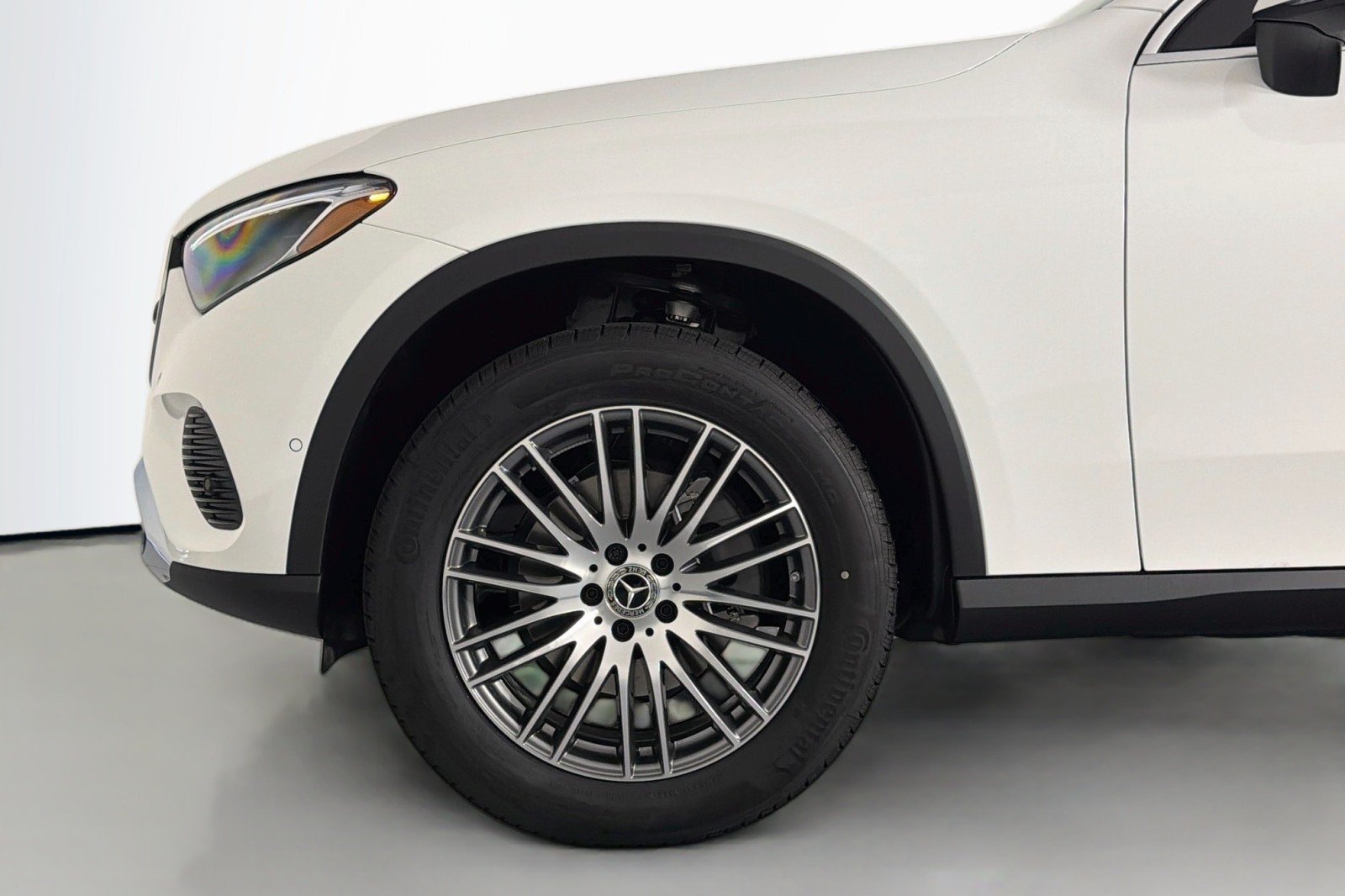 New 2026 Polar White Mercedes-Benz GLC 300 SUV image 5