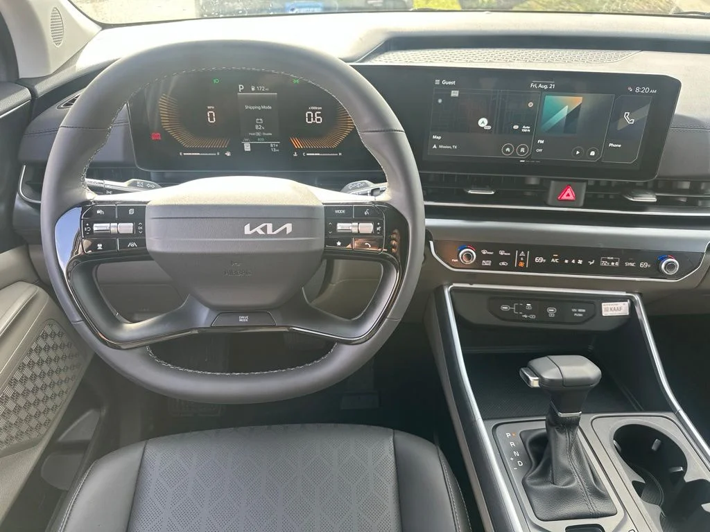 New 2027 White Kia LXS image 13
