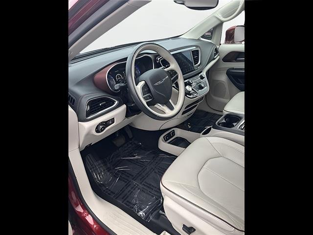 2020 Chrysler Pacifica Limited, photo 11 of 12