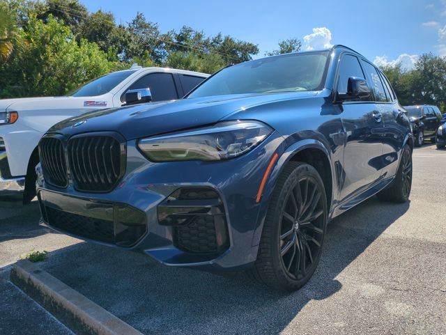 Used 2023 Blue BMW sDrive40i image 3