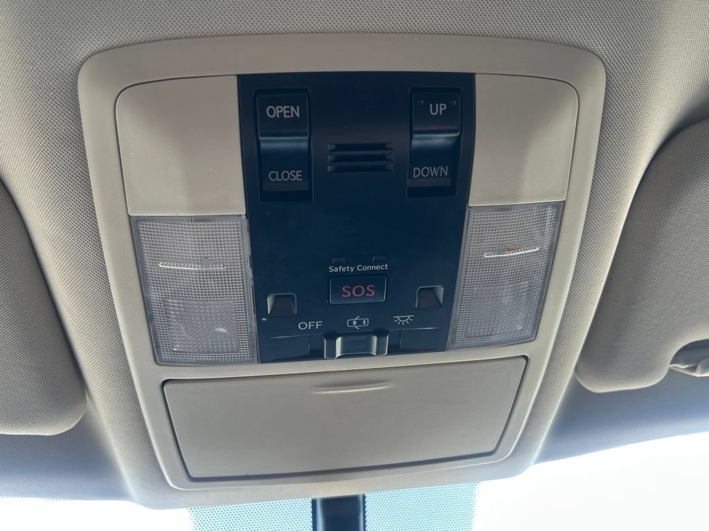 Used 2015 White Lexus 200h image 28